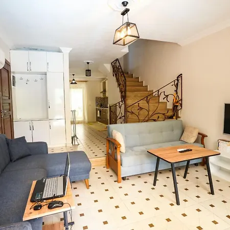 Oezguer Villa Ortaca