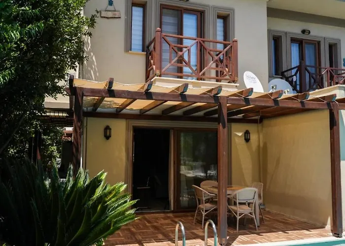 Oezguer * Ortaca (Mugla)